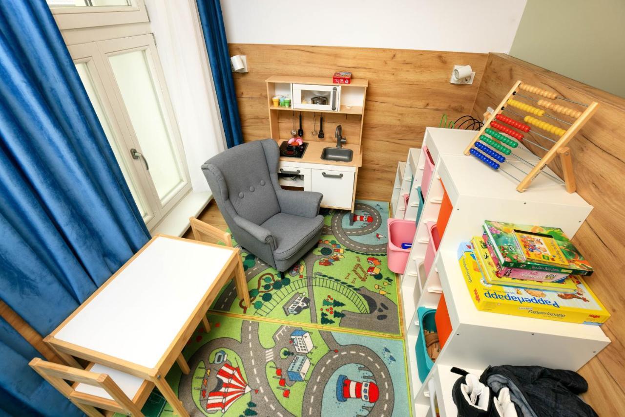 Hotel apartamentowy Jimmy's Emerald 4*